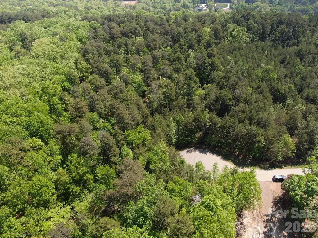 210 Kingfisher Drive New London NC 28127
