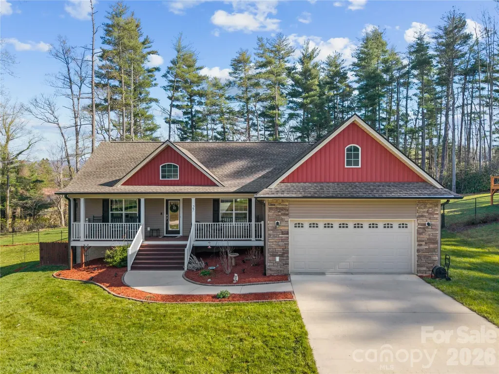 27 Pounding Mill Road Hendersonville NC 28792