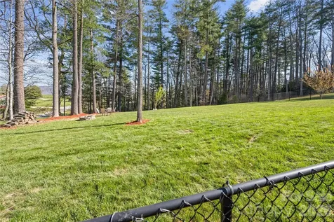 27 Pounding Mill Road Hendersonville NC 28792
