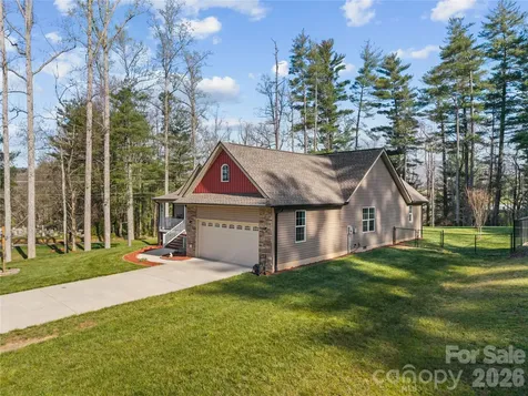 27 Pounding Mill Road Hendersonville NC 28792