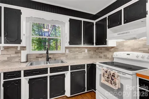 7065 Fieldcrest Lane Denver NC 28037
