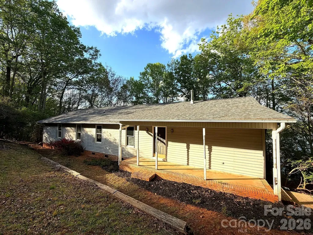 42484 Moonshine Drive New London NC 28127