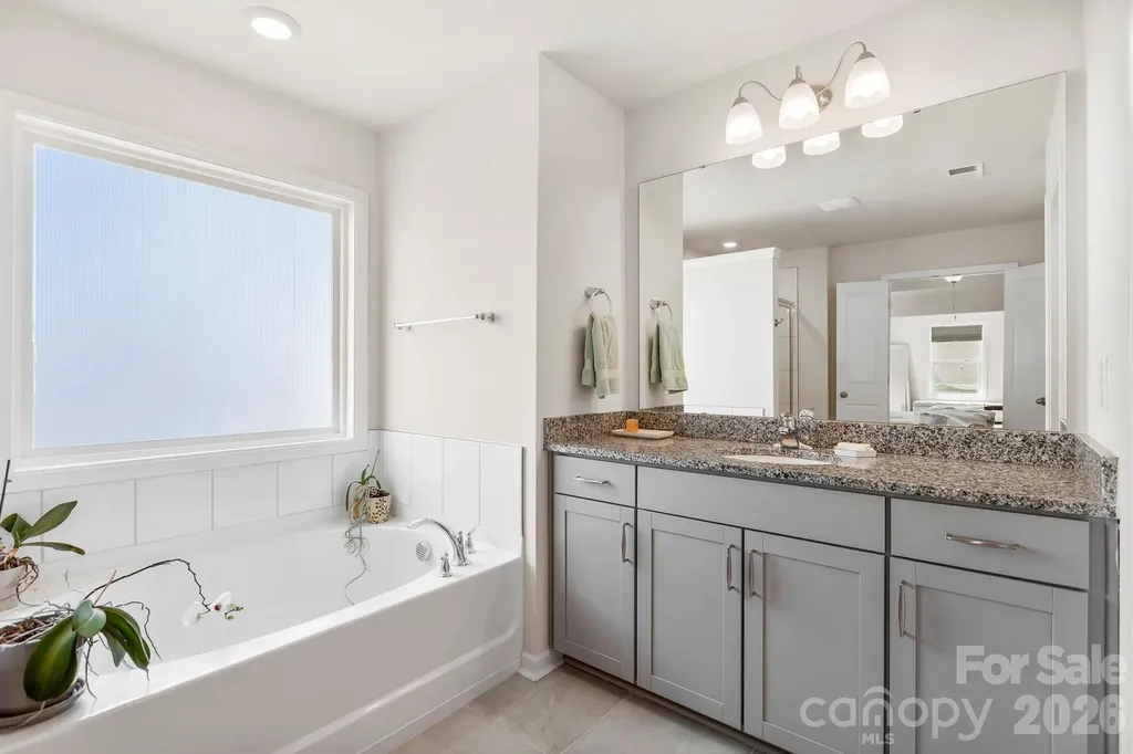 23 Thornberry Road Hendersonville NC 28792