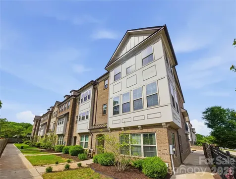 1105 Towns Hill Way Charlotte NC 28209