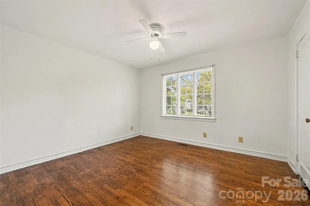 1811 Lynnwood Drive Charlotte NC 28209