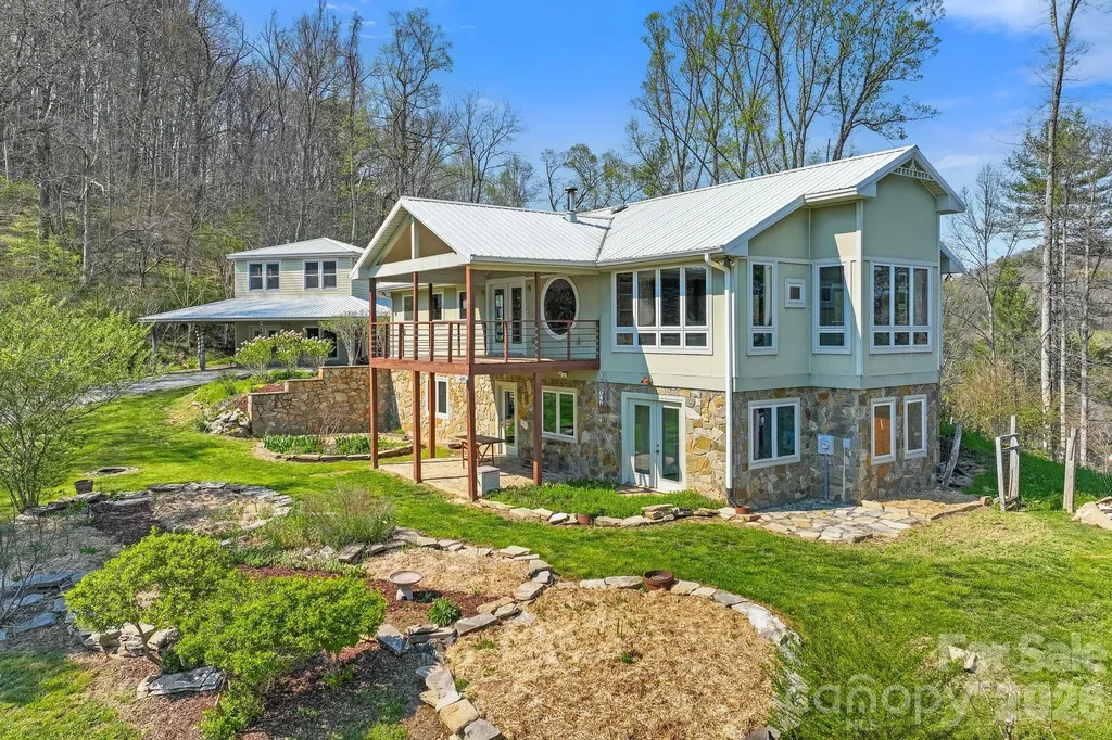 310 Burr Ridge Marshall NC 28753