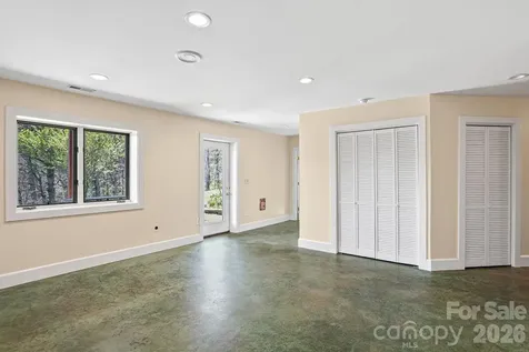 310 Burr Ridge Marshall NC 28753