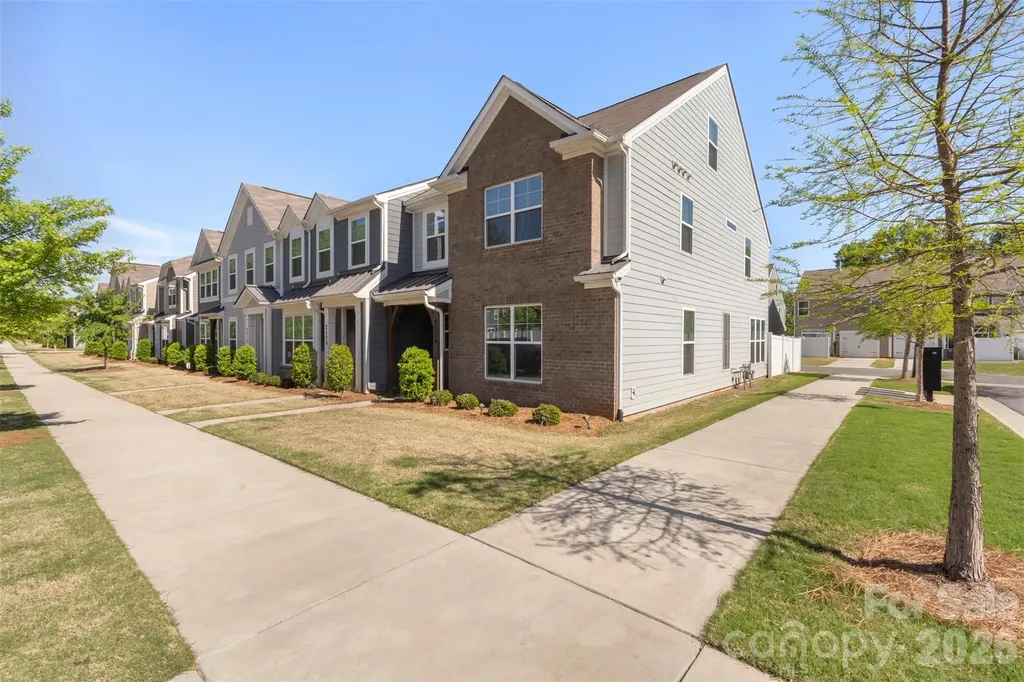 2004 Blewett Drive Charlotte NC 28269