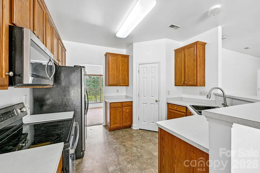 8718 Buttonwood Court Charlotte NC 28215