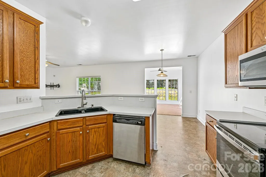 8718 Buttonwood Court Charlotte NC 28215