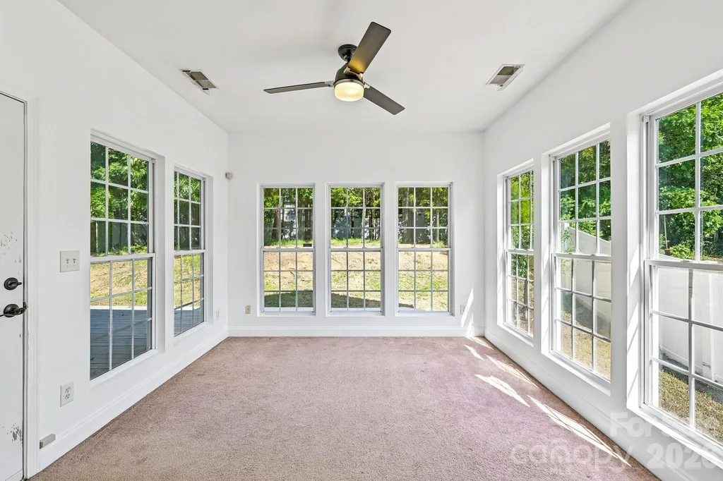 8718 Buttonwood Court Charlotte NC 28215