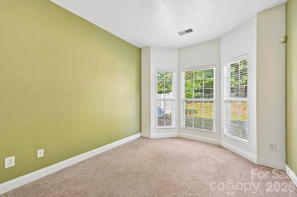 8718 Buttonwood Court Charlotte NC 28215