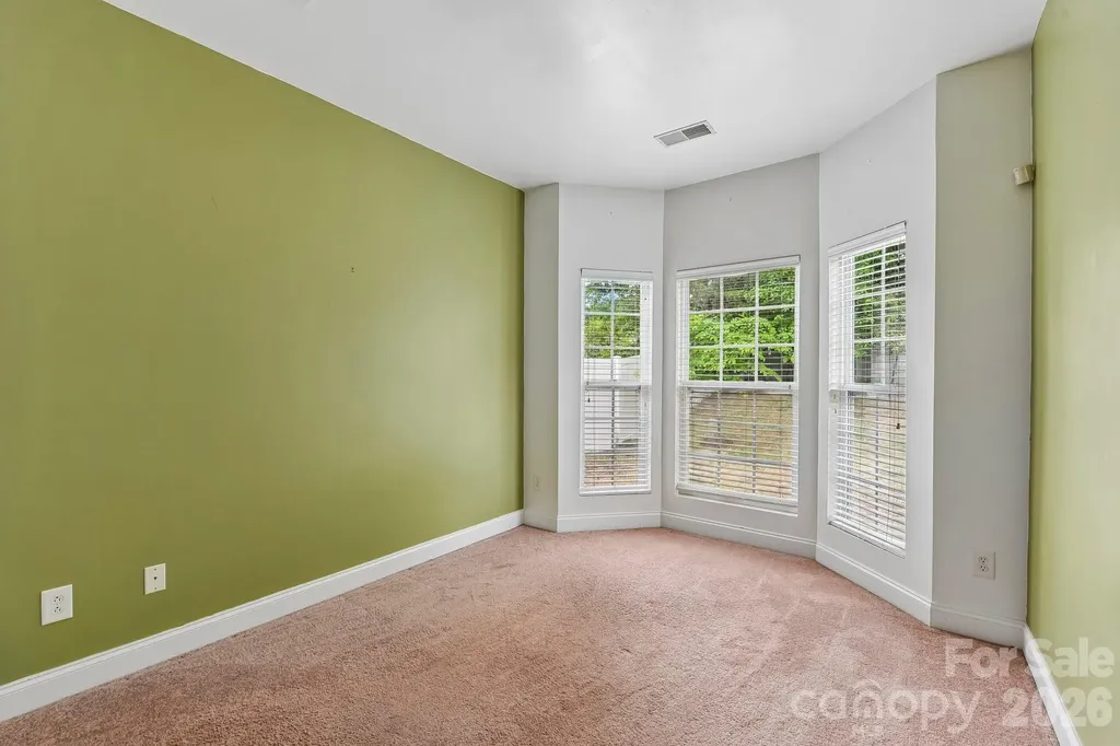 8718 Buttonwood Court Charlotte NC 28215