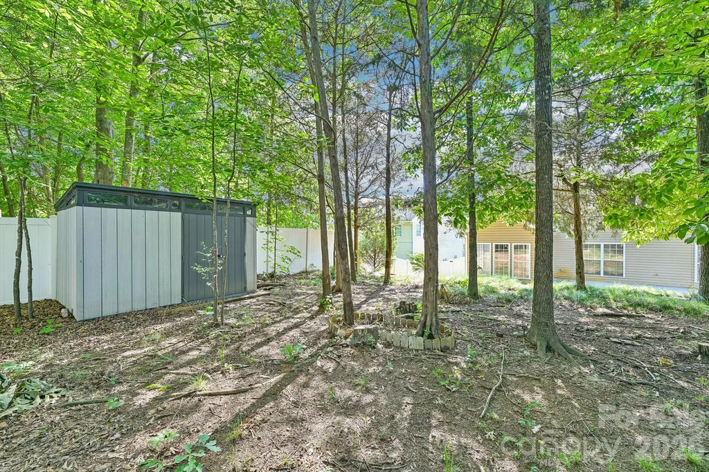 8718 Buttonwood Court Charlotte NC 28215
