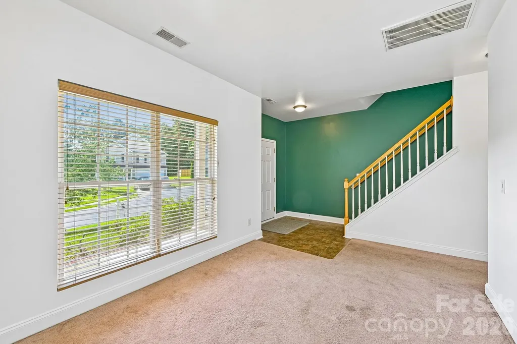 8718 Buttonwood Court Charlotte NC 28215