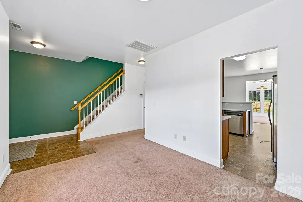 8718 Buttonwood Court Charlotte NC 28215