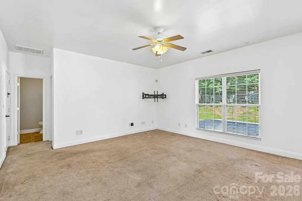 8718 Buttonwood Court Charlotte NC 28215