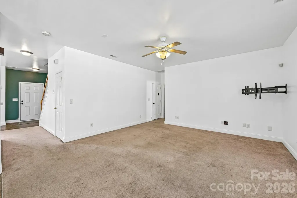 8718 Buttonwood Court Charlotte NC 28215
