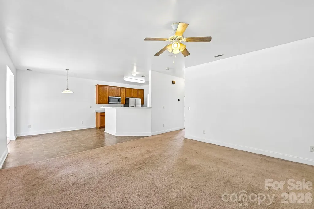 8718 Buttonwood Court Charlotte NC 28215