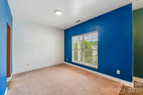 8718 Buttonwood Court Charlotte NC 28215