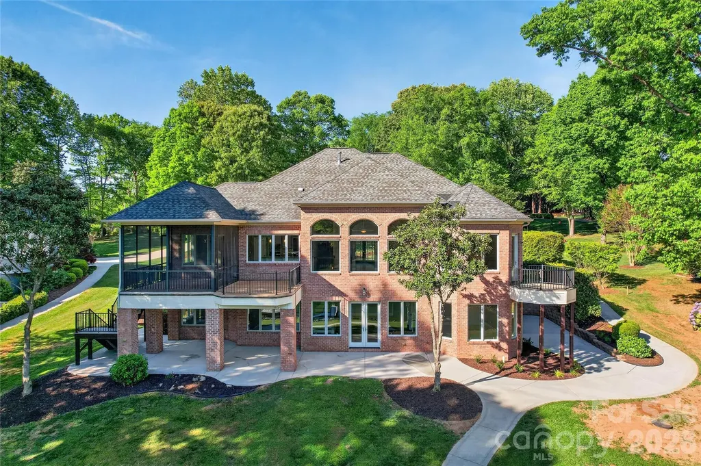 153 Plantation Drive Mooresville NC 28117