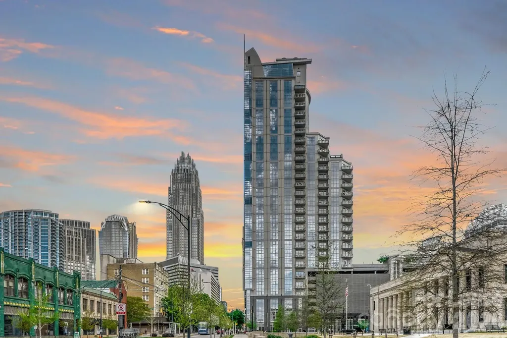 333 W Trade Street W Charlotte NC 28202