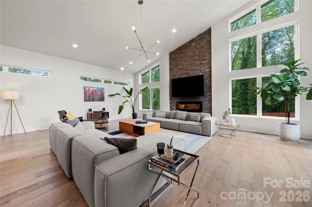 1852 Lakedell Drive Charlotte NC 28215