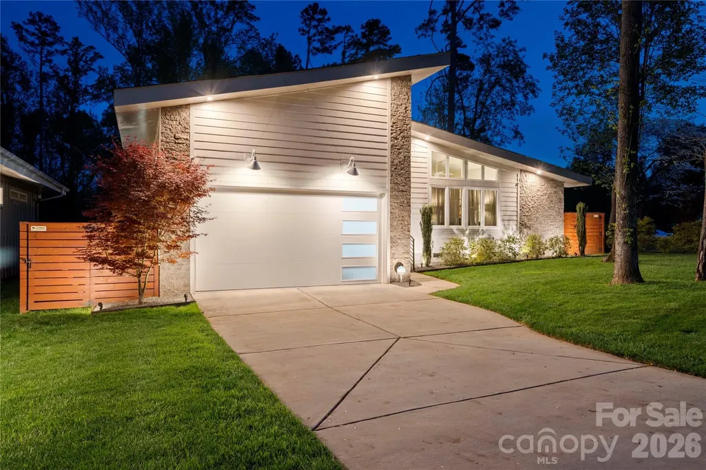 1852 Lakedell Drive Charlotte NC 28215
