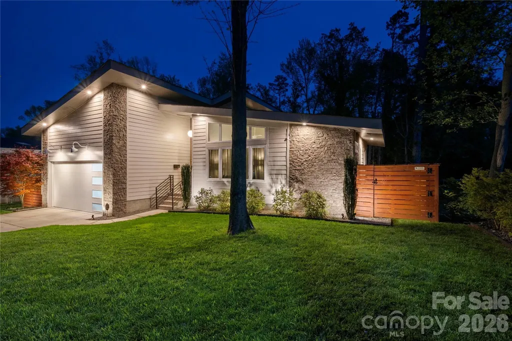 1852 Lakedell Drive Charlotte NC 28215