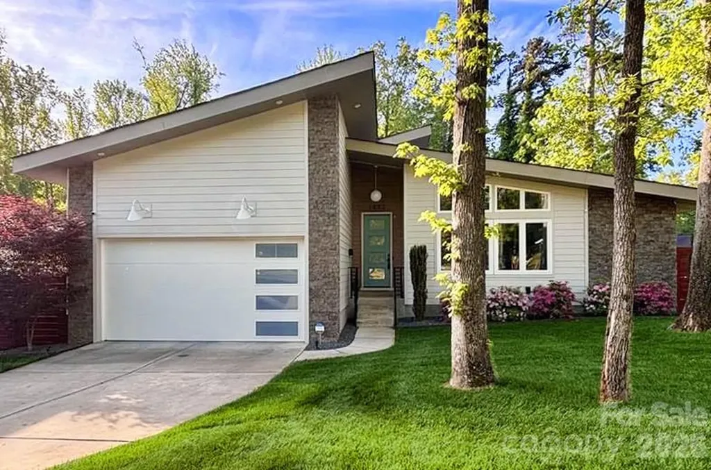1852 Lakedell Drive Charlotte NC 28215