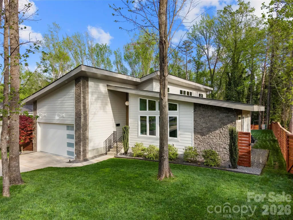 1852 Lakedell Drive Charlotte NC 28215