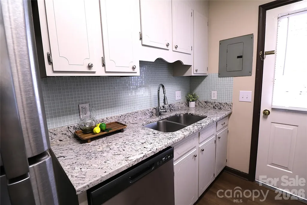 525 SW 12th Street SW Hickory NC 28602