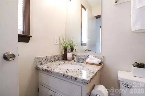 525 SW 12th Street SW Hickory NC 28602