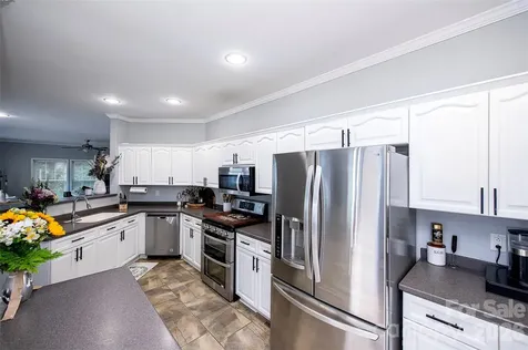 719 Phillipstown Road Kershaw SC 29067