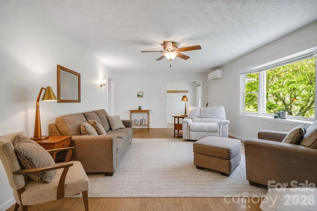 6334 Jacks Creek Road Burnsville NC 28714