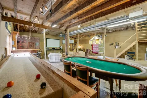 6334 Jacks Creek Road Burnsville NC 28714