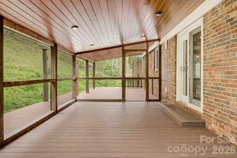6334 Jacks Creek Road Burnsville NC 28714