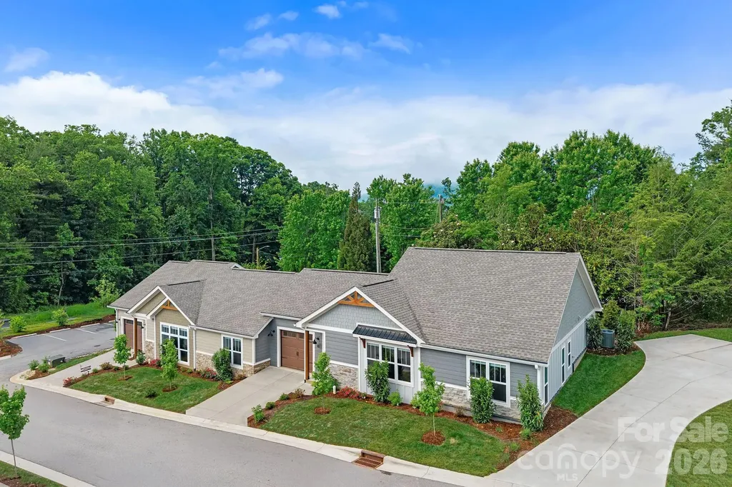 10 Heartleaf Circle Arden NC 28704