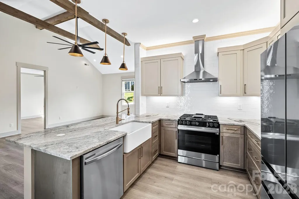 10 Heartleaf Circle Arden NC 28704