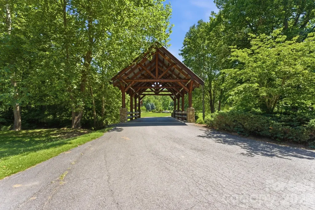 282 Tamarack Trail Waynesville NC 28785