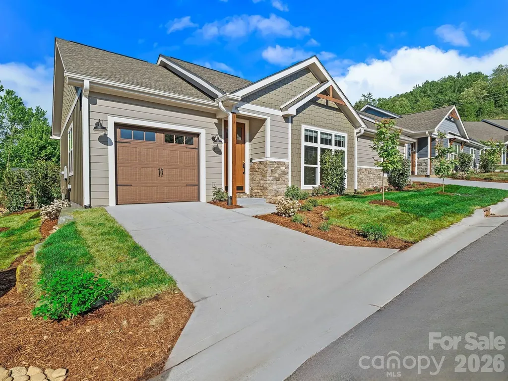 8 Heartleaf Circle Arden NC 28704