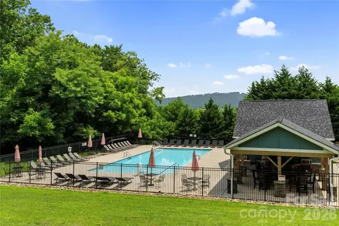 8 Heartleaf Circle Arden NC 28704