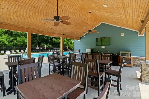 8 Heartleaf Circle Arden NC 28704