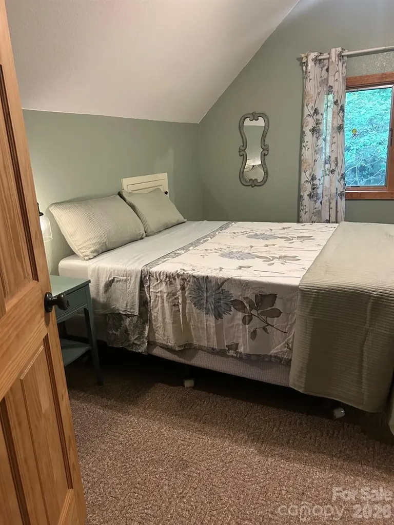 75 Mypie Drive Sylva NC 28779