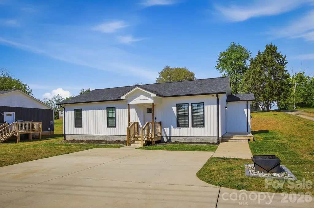 177 Duke Street Granite Falls NC 28630