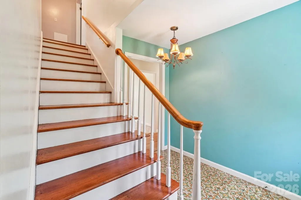 710 Heatherwood Drive Hendersonville NC 28792