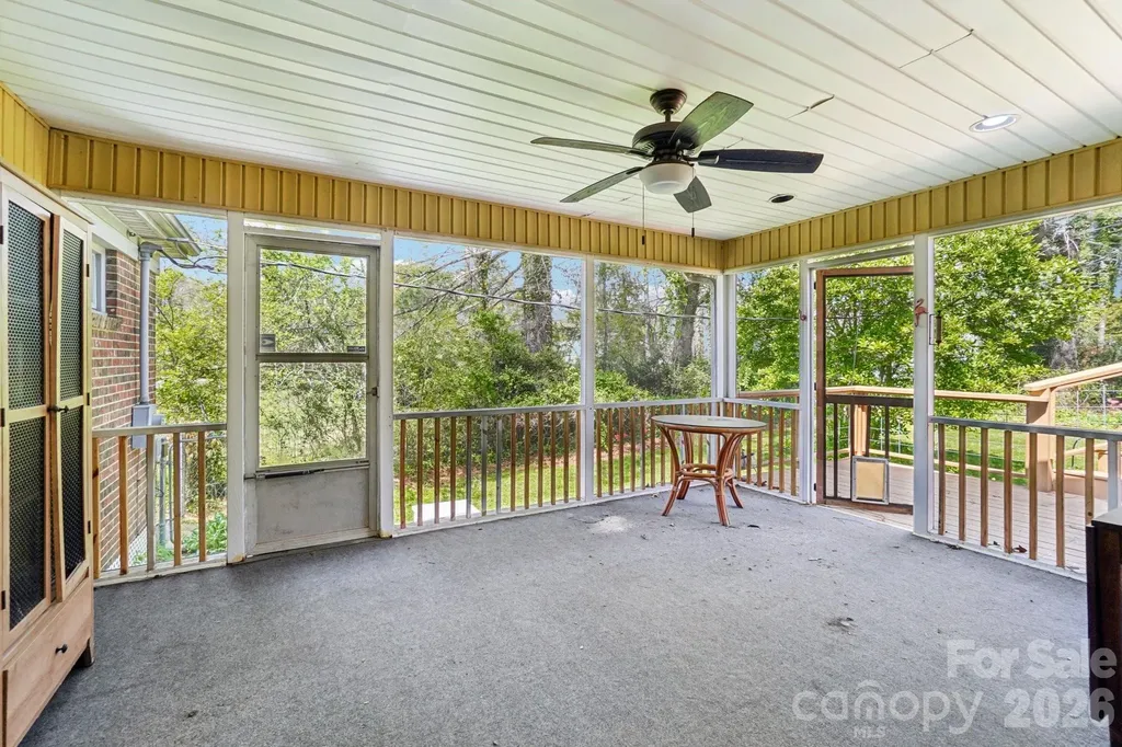 710 Heatherwood Drive Hendersonville NC 28792