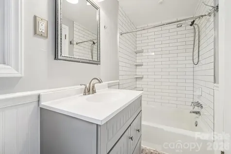 710 Heatherwood Drive Hendersonville NC 28792