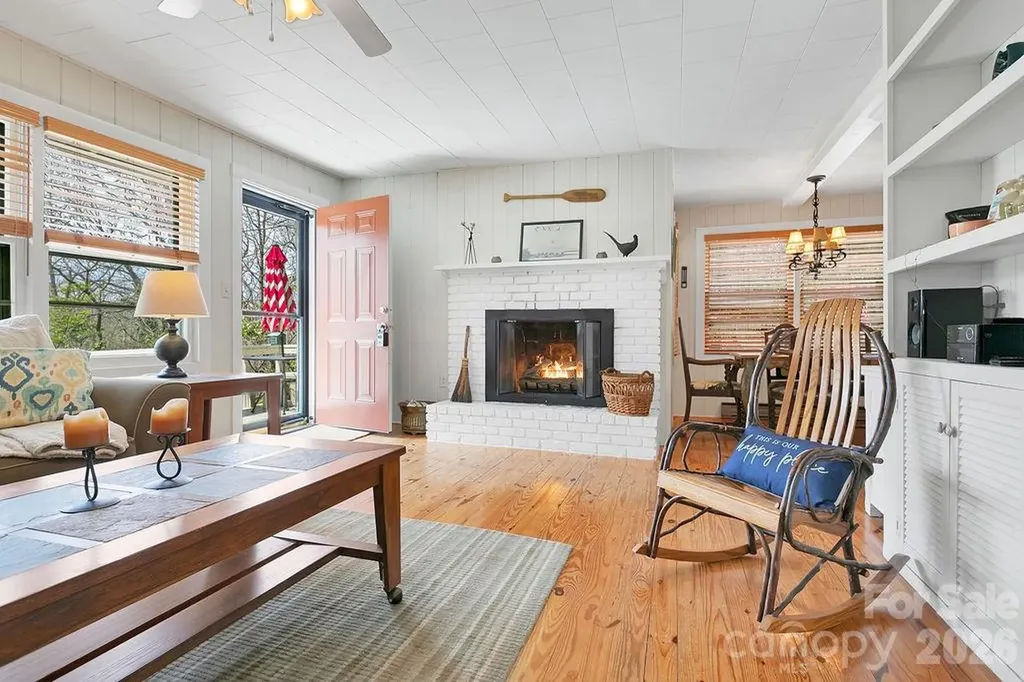 218 Hickory Lane Lake Toxaway NC 28747