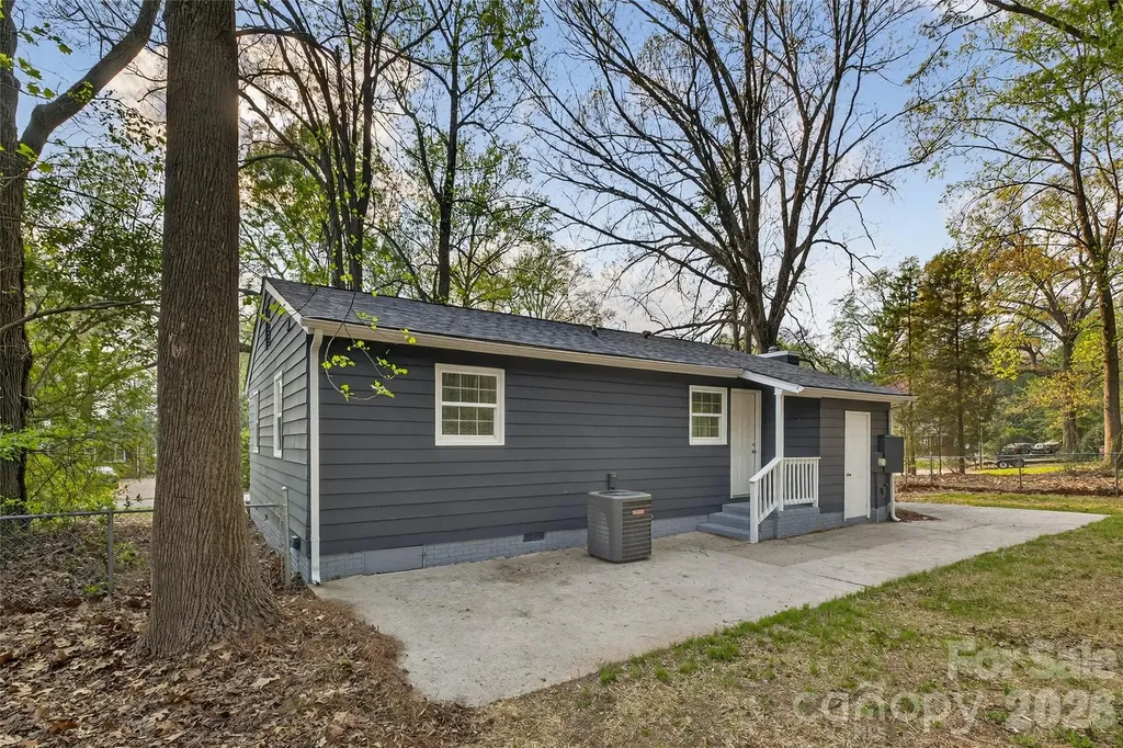 5143 Delivau Drive Charlotte NC 28215